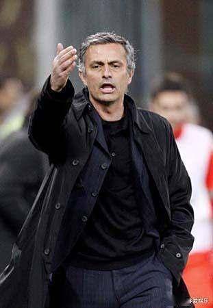 狂砸高薪！穆帅7场生死战0胜？欧冠回归就遇地狱难度，球迷慌了？